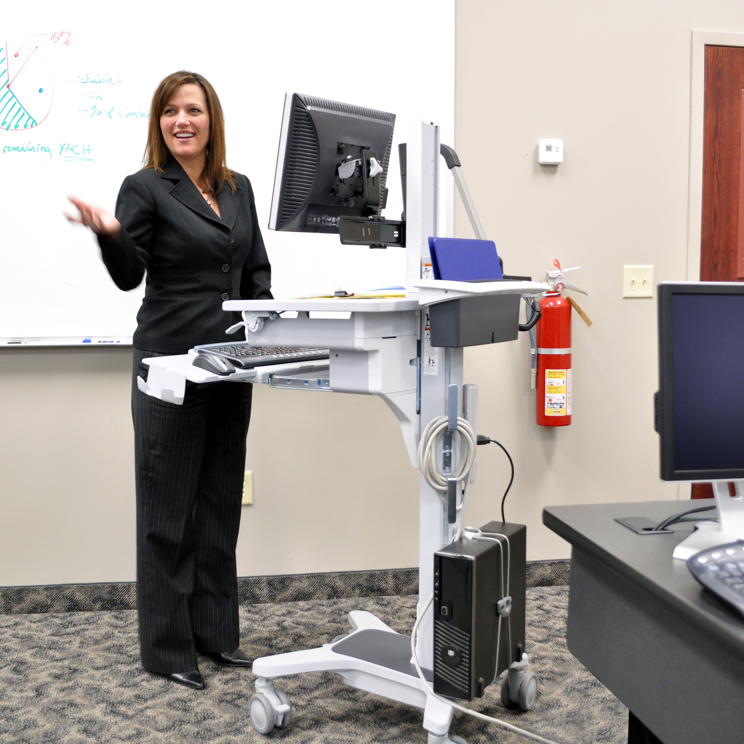 Ergotron 24-203-053 TeachWell Mobile Digital Platform Computer