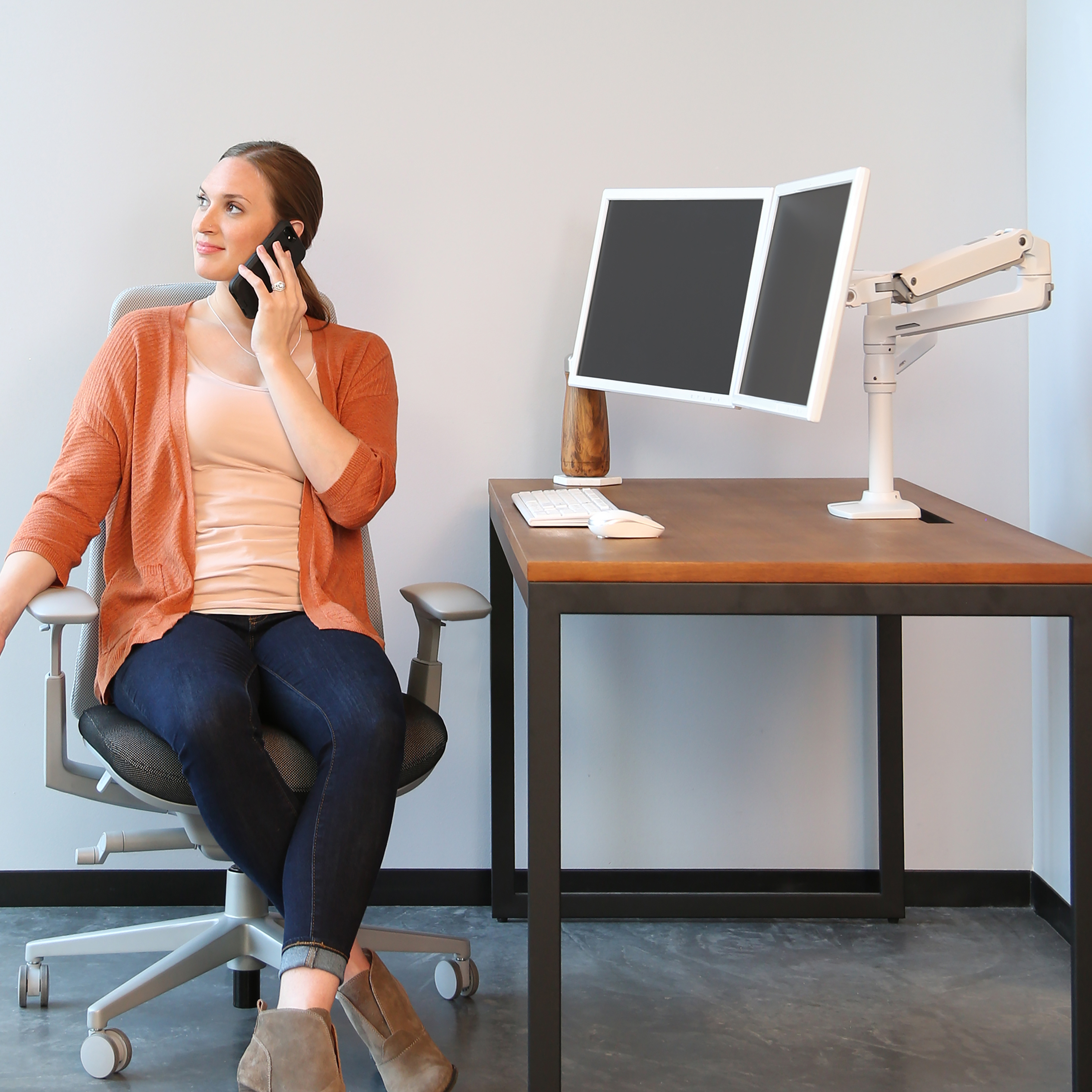 LX Dual Stacking Monitor Arm | Ergotron Dual Monitor Stand